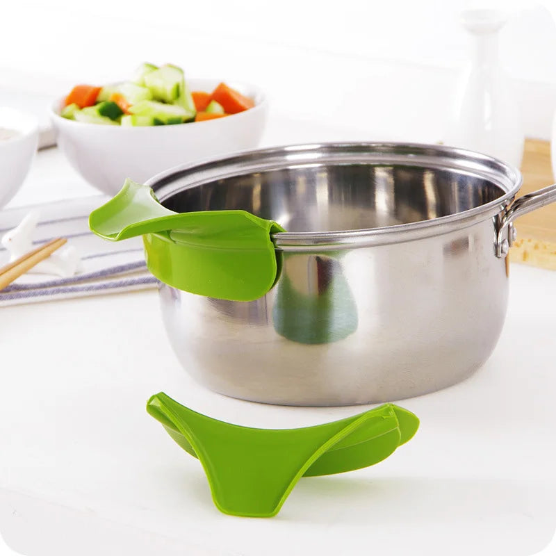 Anti-spill Pour Funnel for Pots, Pans, Bowls and Jars