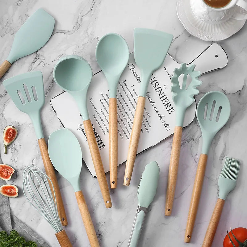 12Pcs/Set Wooden Handle Silicone Kitchen Utensils & Storage bucket